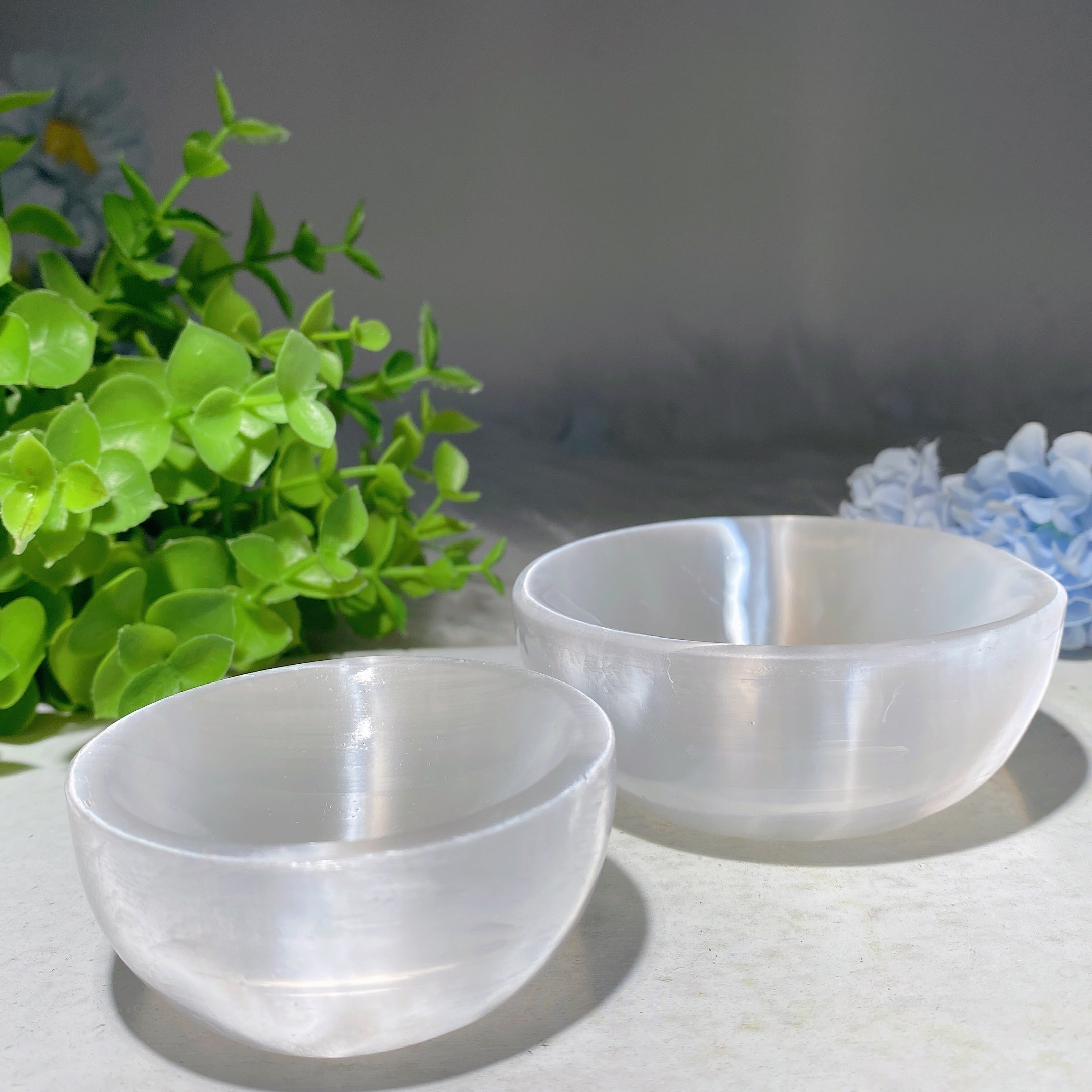 Selenit-Kristallschale, 2,3–3,1 Zoll, Heilungsdisplay