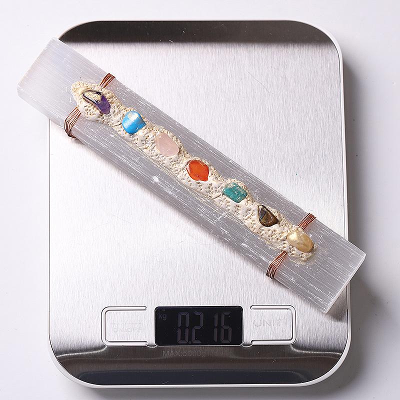 Selenit-Kristallstab mit Chakra-Steinen