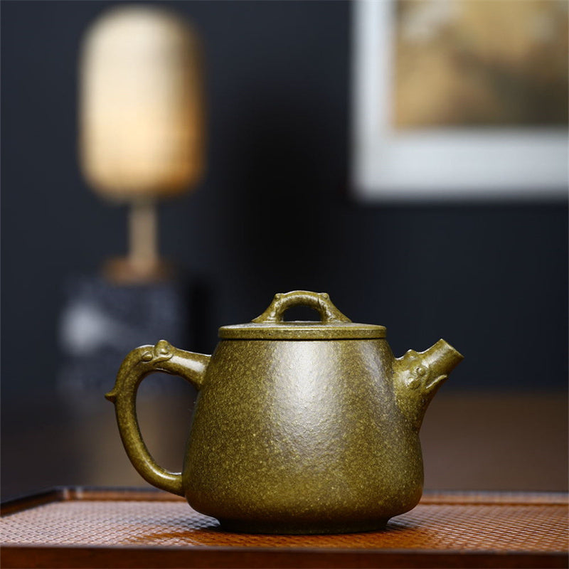 Halbhandgefertigte Teekanne aus Yixing-Ton, gelbgrün/violett, 240 ml
