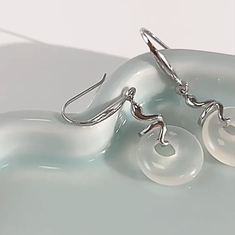 Silberne Chalcedon-Ohrringe mit Peace-Schnalle