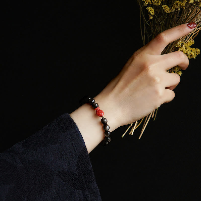 Silbernes Schutzarmband aus Obsidian mit Koi-Fischen, 8 mm