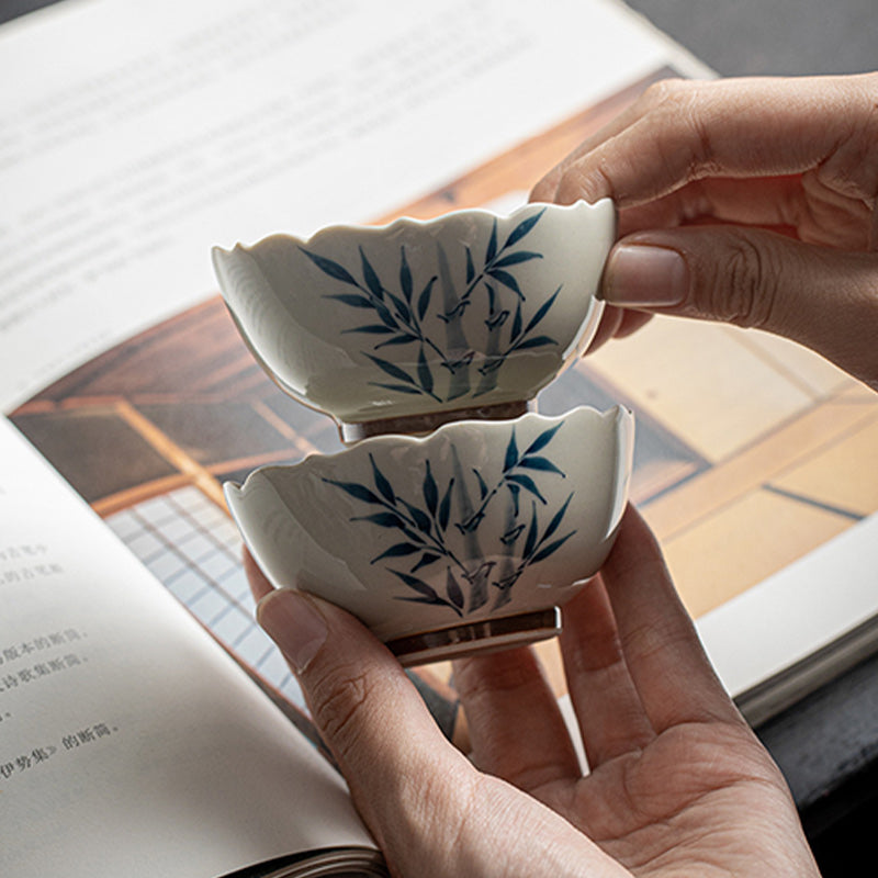 Kleine Keramik-Teetasse mit blauen Bambusblättern für Kung-Fu-Teerituale