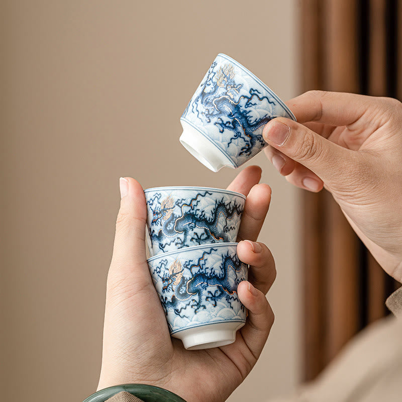 Kleine blau-weiße Drachen-Teetasse aus Keramik | 45 ml Kung-Fu-Tee