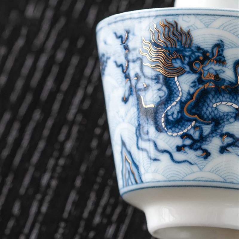 Kleine blau-weiße Drachen-Teetasse aus Keramik | 45 ml Kung-Fu-Tee