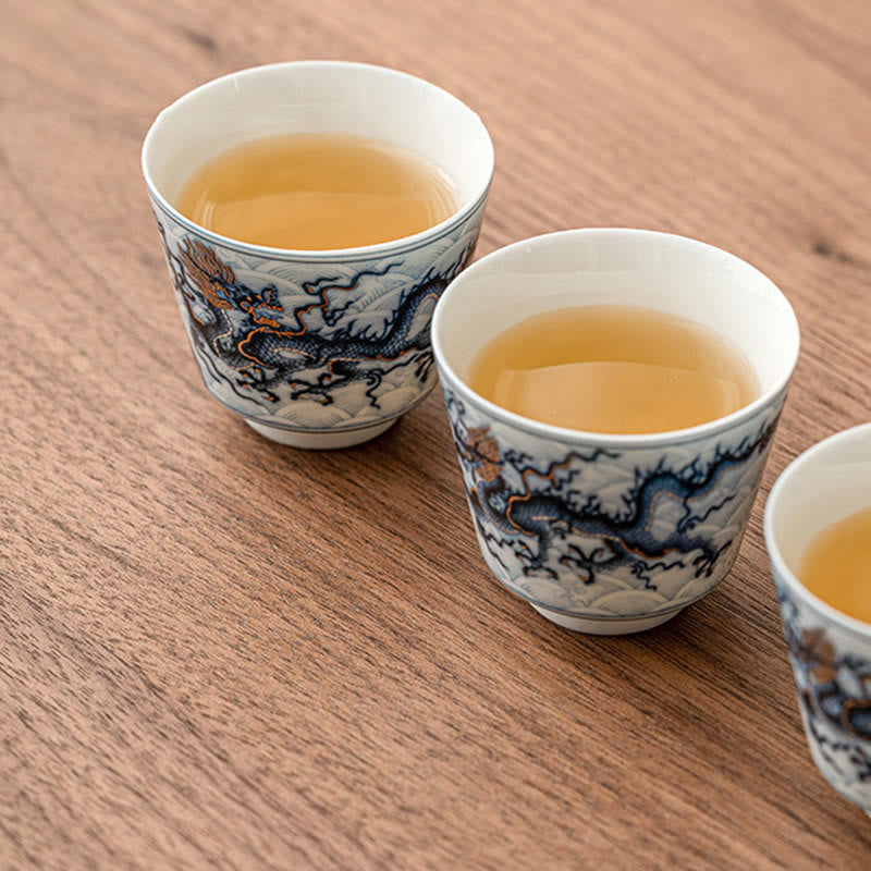 Kleine blau-weiße Drachen-Teetasse aus Keramik | 45 ml Kung-Fu-Tee