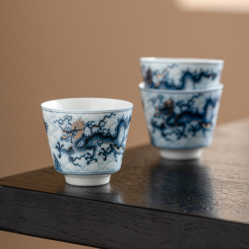 Kleine blau-weiße Drachen-Teetasse aus Keramik | 45 ml Kung-Fu-Tee