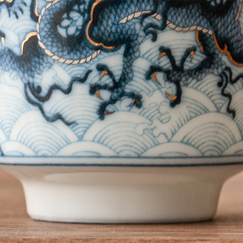 Kleine blau-weiße Drachen-Teetasse aus Keramik | 45 ml Kung-Fu-Tee