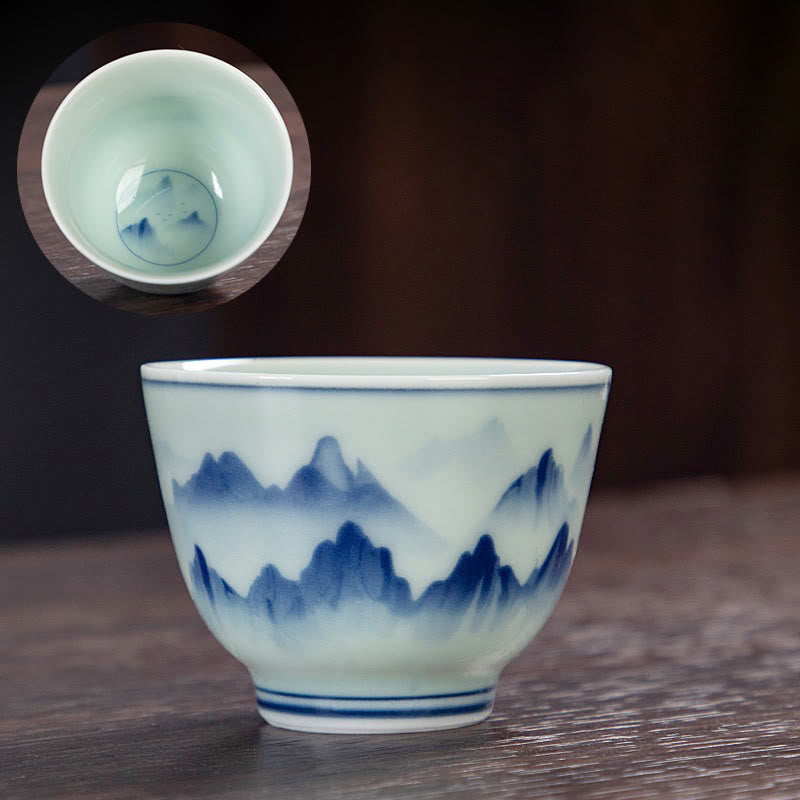 Kleine Keramik-Teetasse 50 ml | Blaue Landschaft, handgefertigtes Geschirr