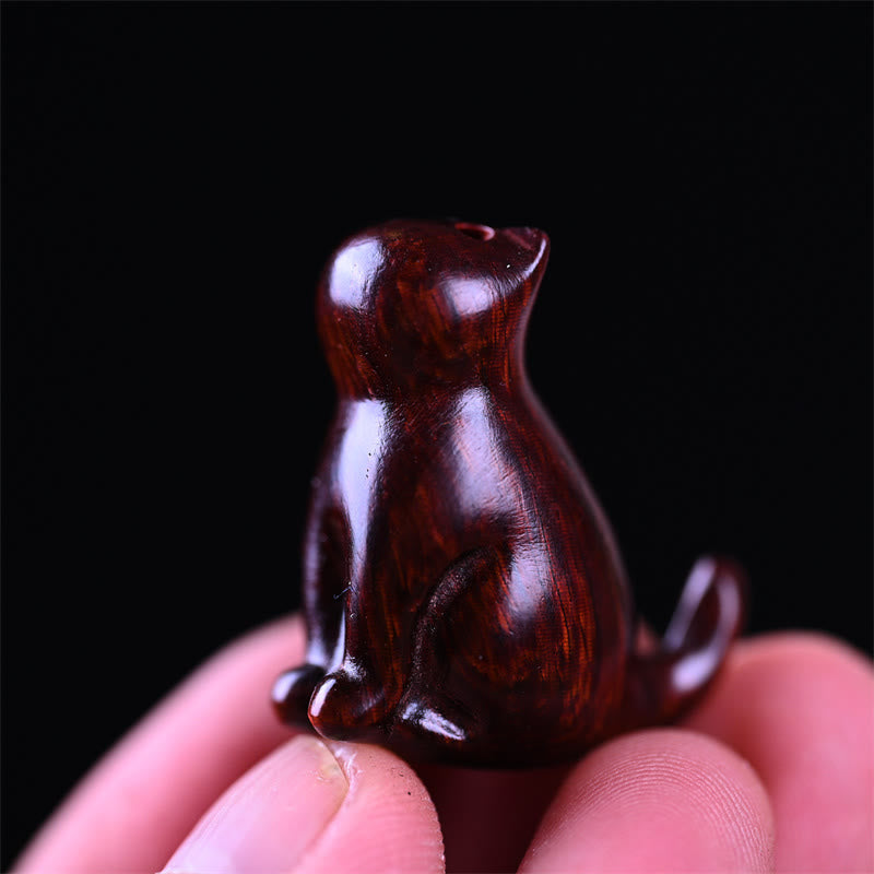 Kleines Blatt aus rotem Sandelholz, Glücks-Mini-Katze, 3,2 cm, Dekor