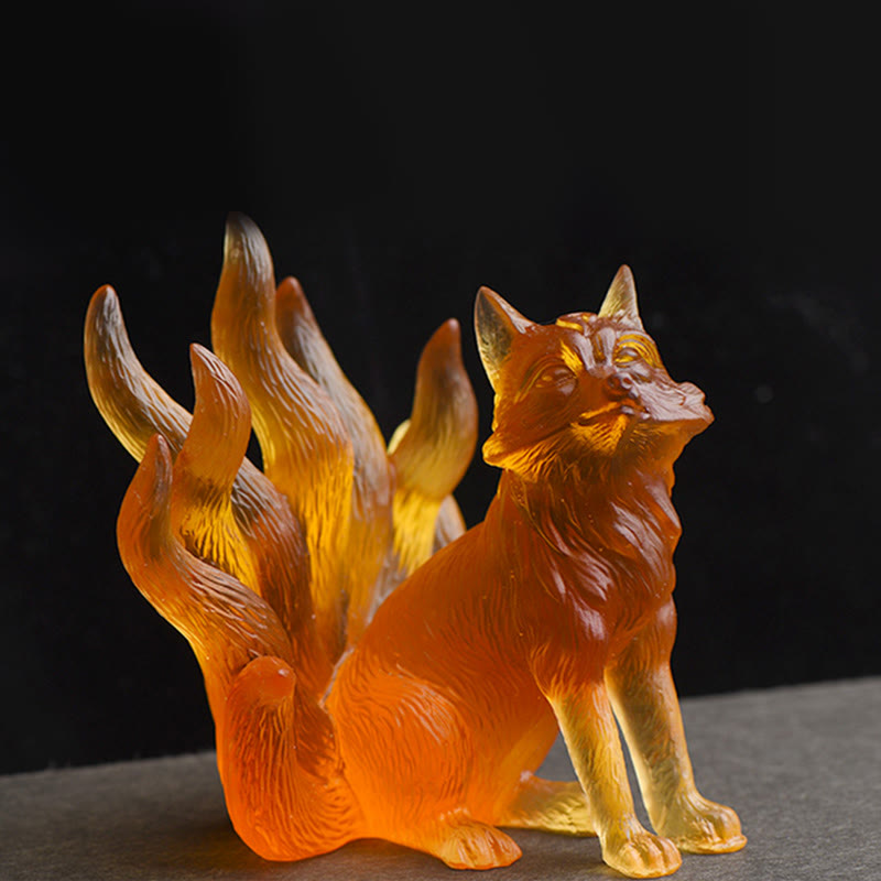 Kleine Liuli-Figur eines neunschwänzigen Fuchses für Erfolg und Stärke