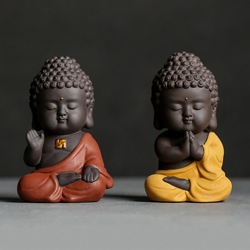 Kleine Buddha-Statue aus violettem Ton für Gelassenheit zu Hause