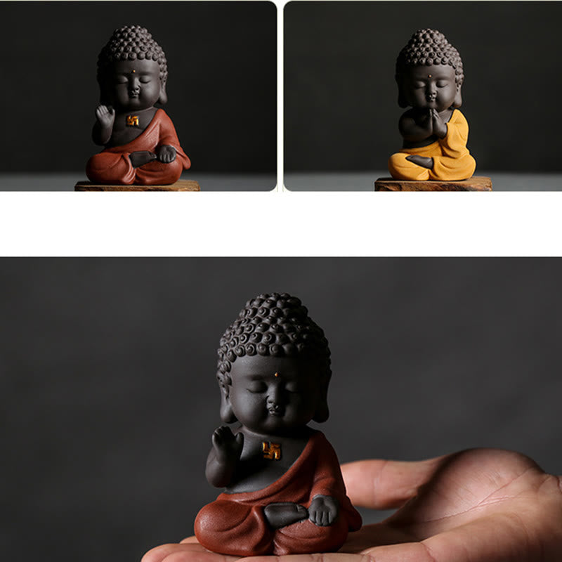 Kleine Buddha-Statue aus violettem Ton für Gelassenheit zu Hause