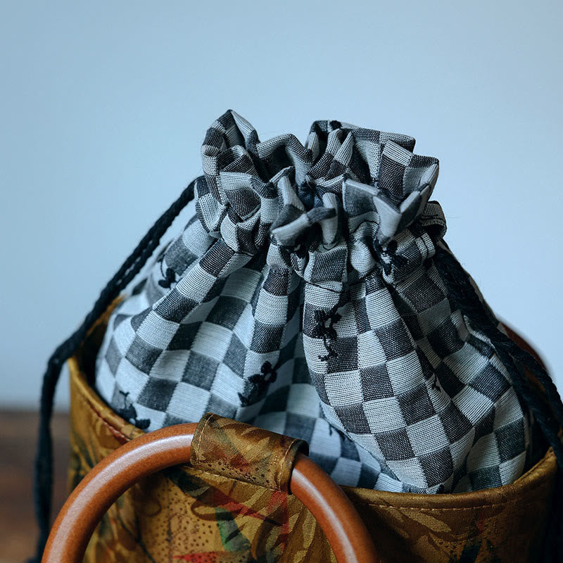 Spirituelle Handtasche mit Bambusblatt-Schmetterling und Holzgriff