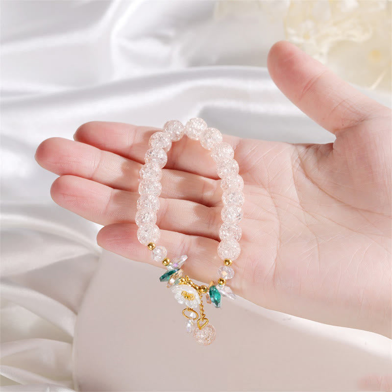 Spirituelles Glasperlenarmband mit Blumenanhänger zum Schutz