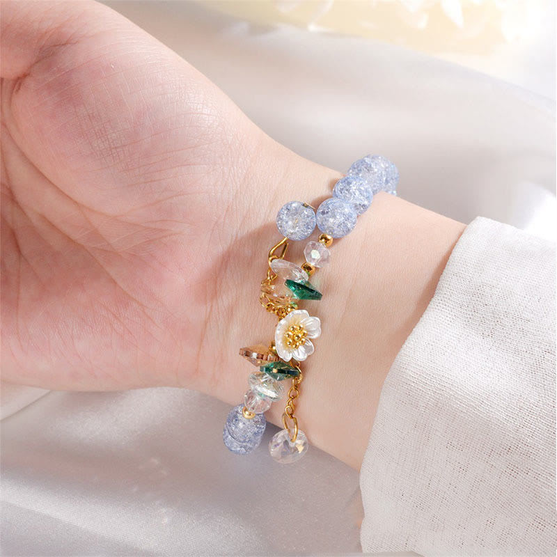 Spirituelles Glasperlenarmband mit Blumenanhänger zum Schutz