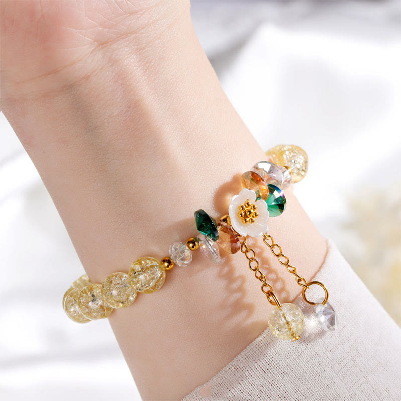 Spirituelles Glasperlenarmband mit Blumenanhänger zum Schutz