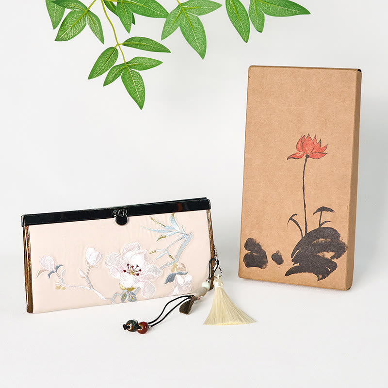 Geldbörse mit großer Kapazität und Stickerei „Magnolia“