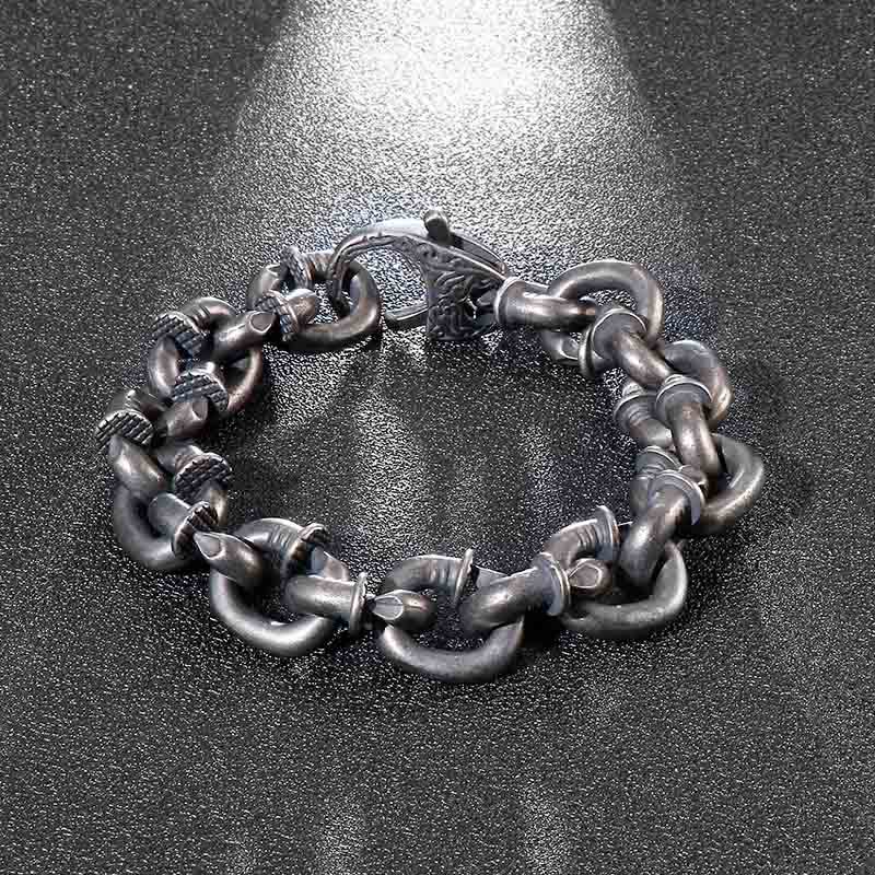 Spirituelles Armband aus Titanstahl mit quadratischen Nieten für Balance