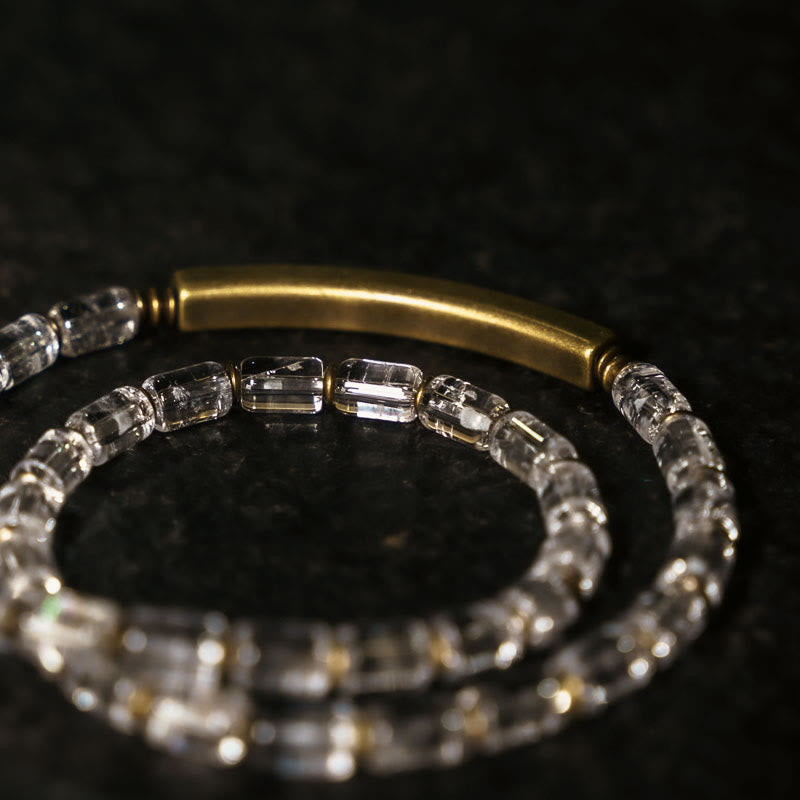 Quadratisches Kupferarmband mit weißem Kristall für Glück und Ausgeglichenheit