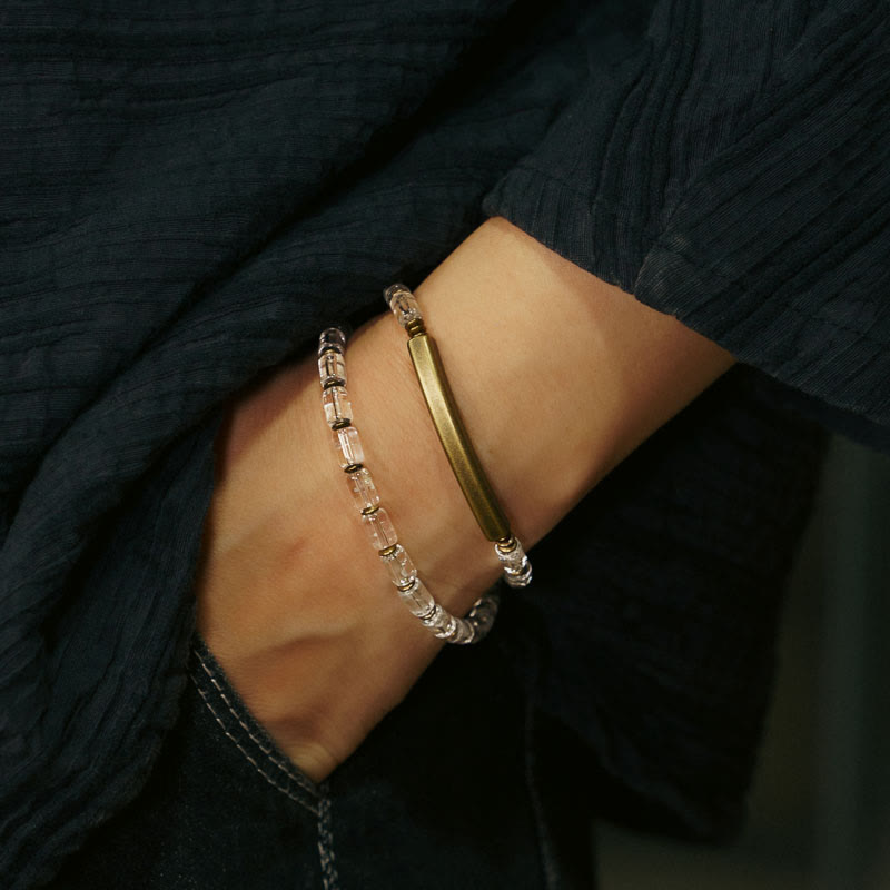 Quadratisches Kupferarmband mit weißem Kristall für Glück und Ausgeglichenheit