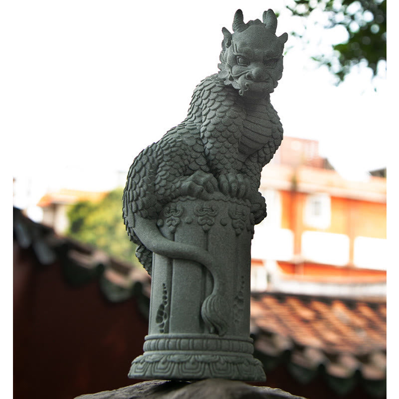 Stehende chinesische Feng-Shui-Drachenstatue für Glück und Erfolg
