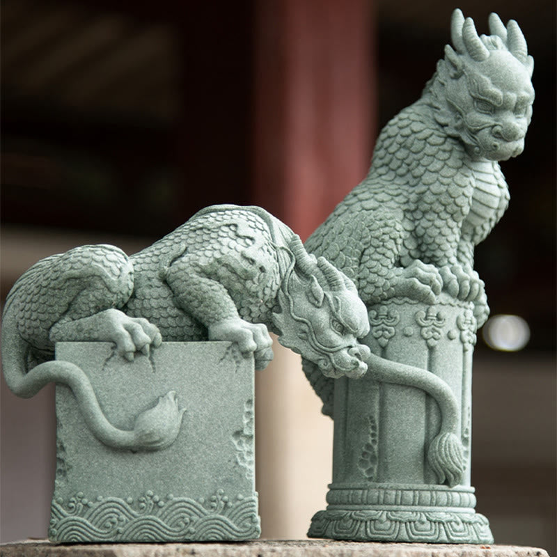 Stehende chinesische Feng-Shui-Drachenstatue für Glück und Erfolg