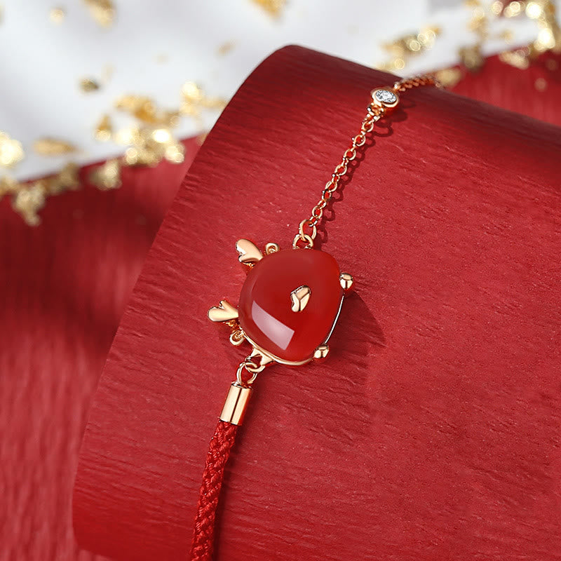 Drachenschmuck aus Sterlingsilber mit Hetian-Jade und rotem Achat