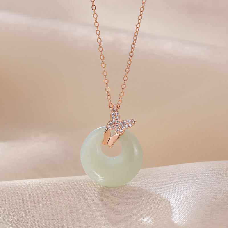 Glückskette aus Sterlingsilber mit Schmetterling aus Hetian-Jade