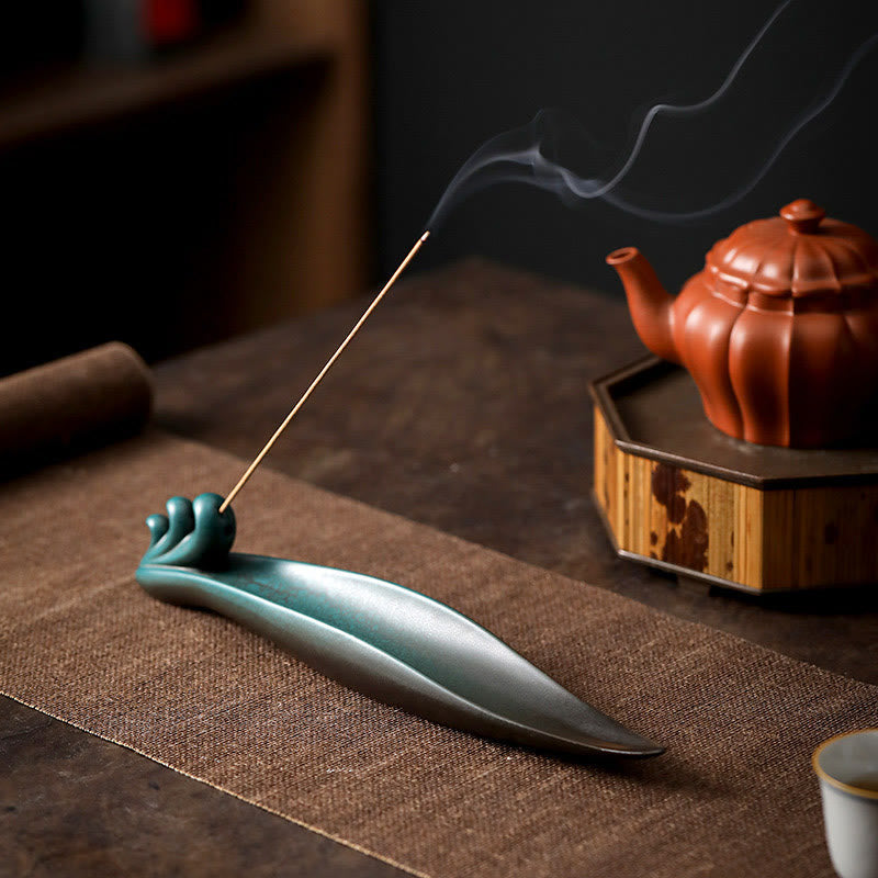 Räuchergefäß aus Keramik mit drei Steinen für Meditationsbedarf