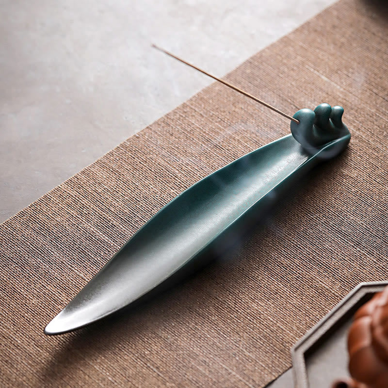 Räuchergefäß aus Keramik mit drei Steinen für Meditationsbedarf