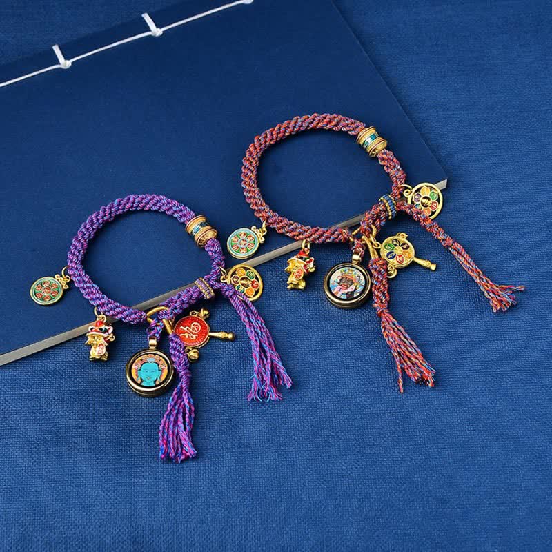 Tibetisches Armband mit grüner Tara und Zakiram-Rotschnur für Reichtum
