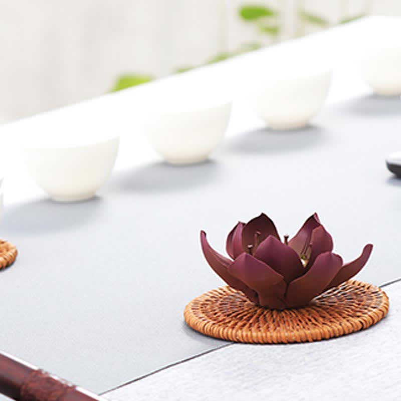 Tibetischer Lotus-Räucherbrenner aus violettem Ton für Frieden und Ruhe