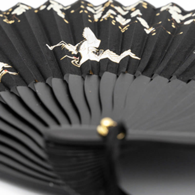 Traditioneller Seidenfächer mit schwarzem Pflaumenblüten-Kranichmotiv, 18 cm