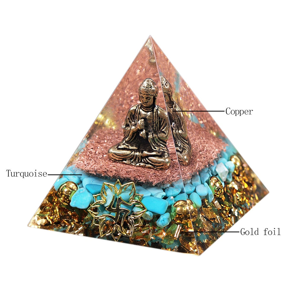 Türkise Orgonpyramide des ruhigen Buddha