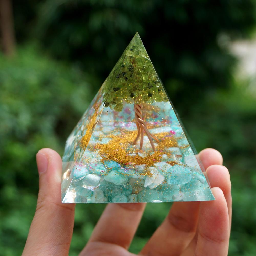 Lebensbaum Orgonit Peridot Pyramide