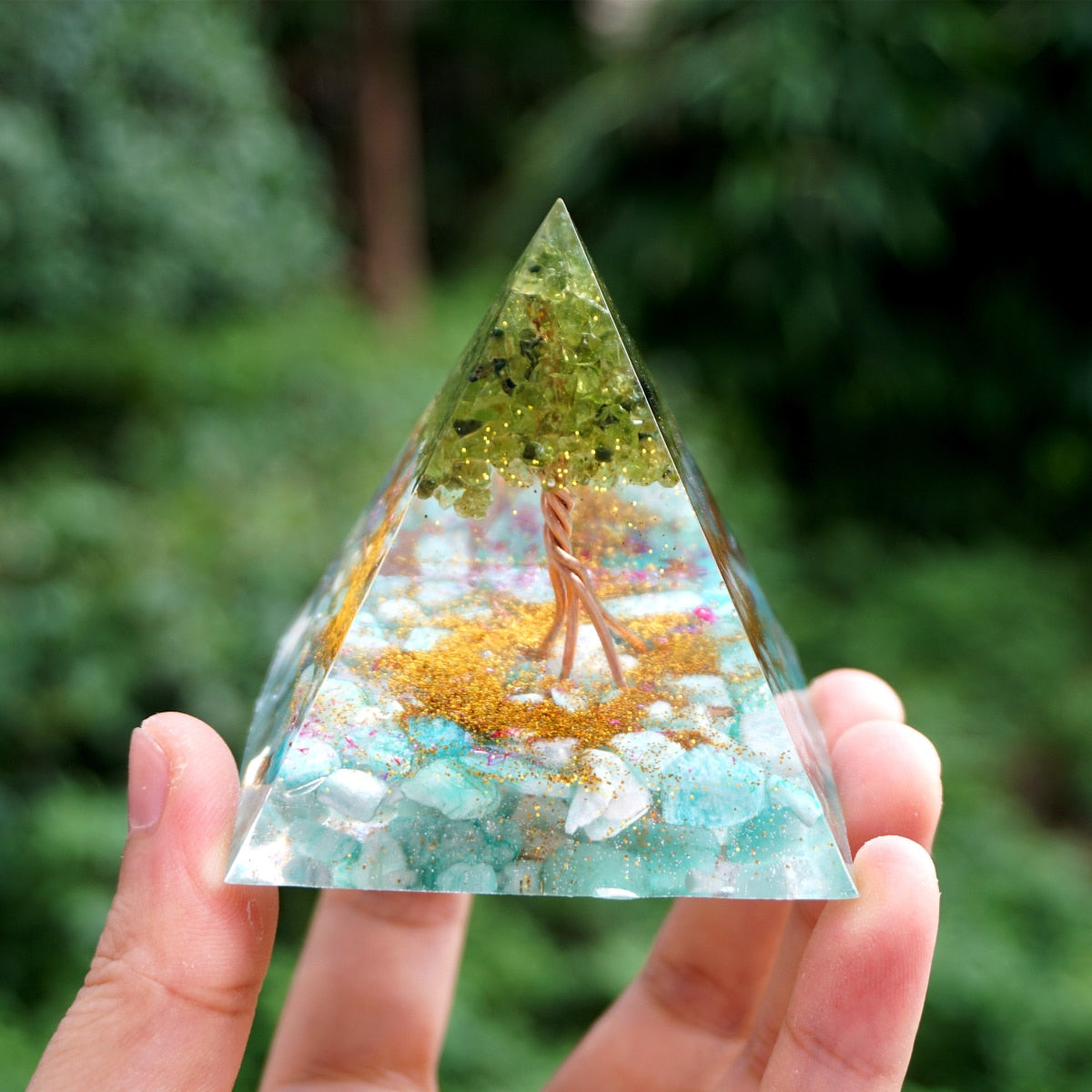 Lebensbaum Orgonit Peridot Pyramide