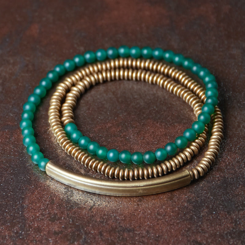 Dreifach gewickeltes Kupferarmband mit Achatstein-Schutz