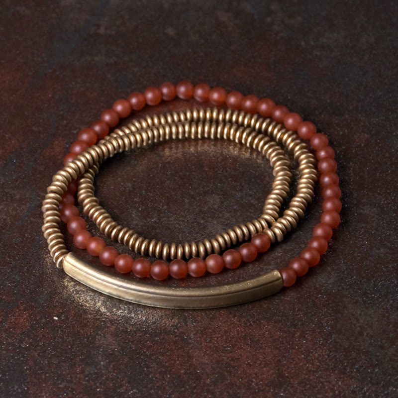Dreifach gewickeltes Kupferarmband mit Achatstein-Schutz