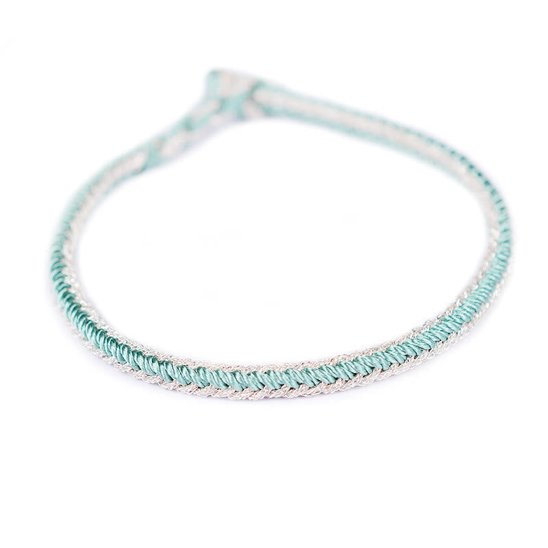 Zweifarbiges, handgefertigtes Armband mit acht Fäden und rotem Peace-Knoten