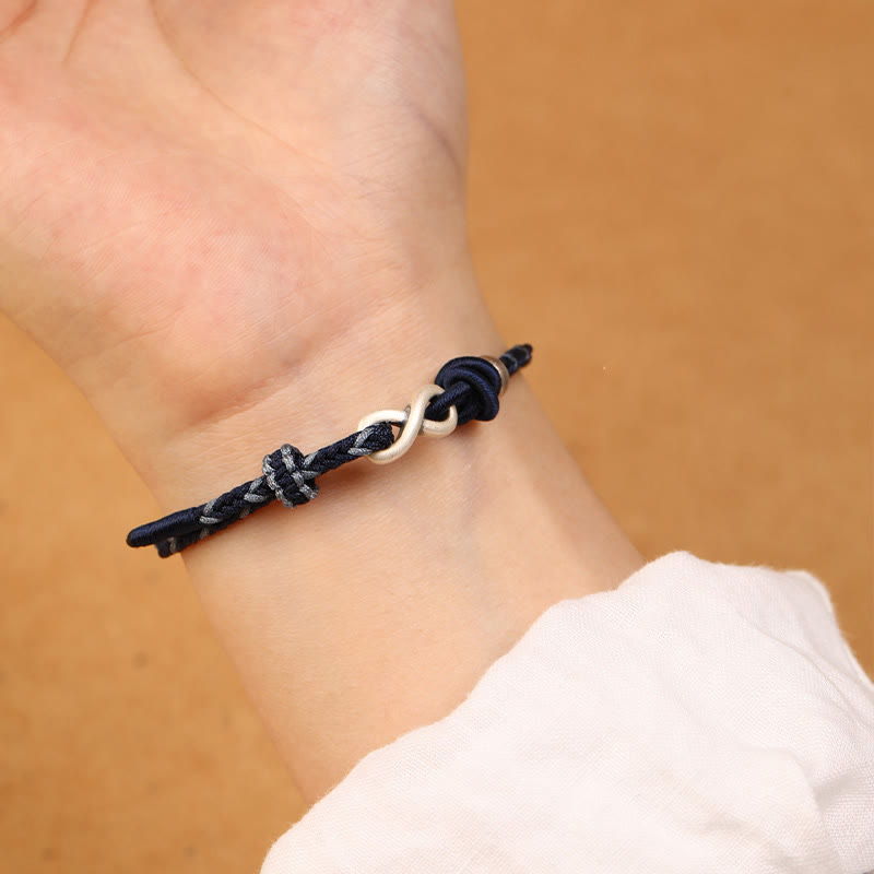 Unisex-Armband aus roter Schnur, 14–18 cm, mit Unendlichkeitsknoten aus Sterlingsilber