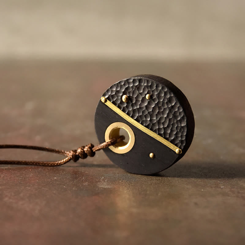 Unisex-Halskette aus Ebenholz mit spirituellem Kupferanhänger für den Frieden