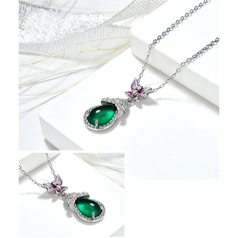 Unisex Grüne Chalcedon Schmetterling Courage Halskette in Silber oder Roségold