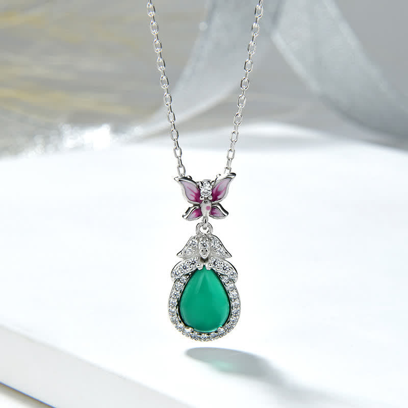 Unisex Grüne Chalcedon Schmetterling Courage Halskette in Silber oder Roségold