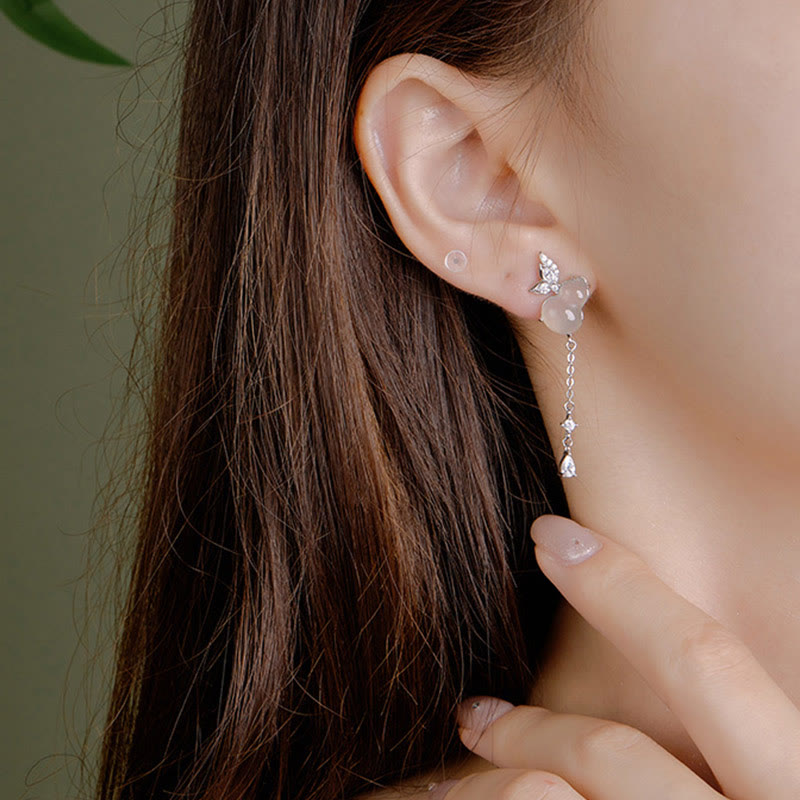 Unisex-Glücksohrringe aus Sterlingsilber mit Hetian-Jade und Chalcedon