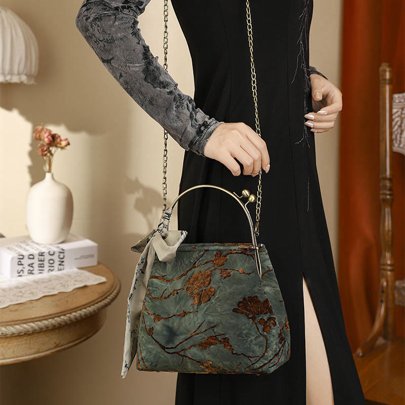 Umhängetasche aus Samt-Jacquard mit Metallkette, 21 cm, elegant