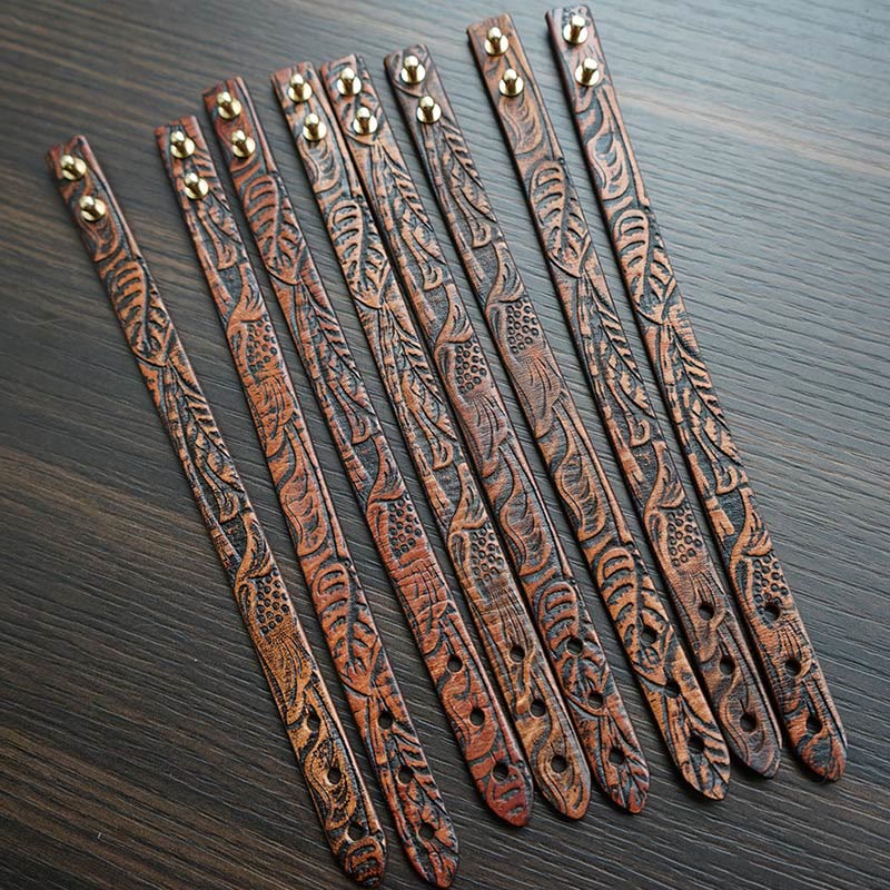 Spirituelles Armband aus bedrucktem Vintage-Leder mit Kupferbalance