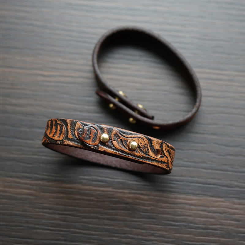 Spirituelles Armband aus bedrucktem Vintage-Leder mit Kupferbalance