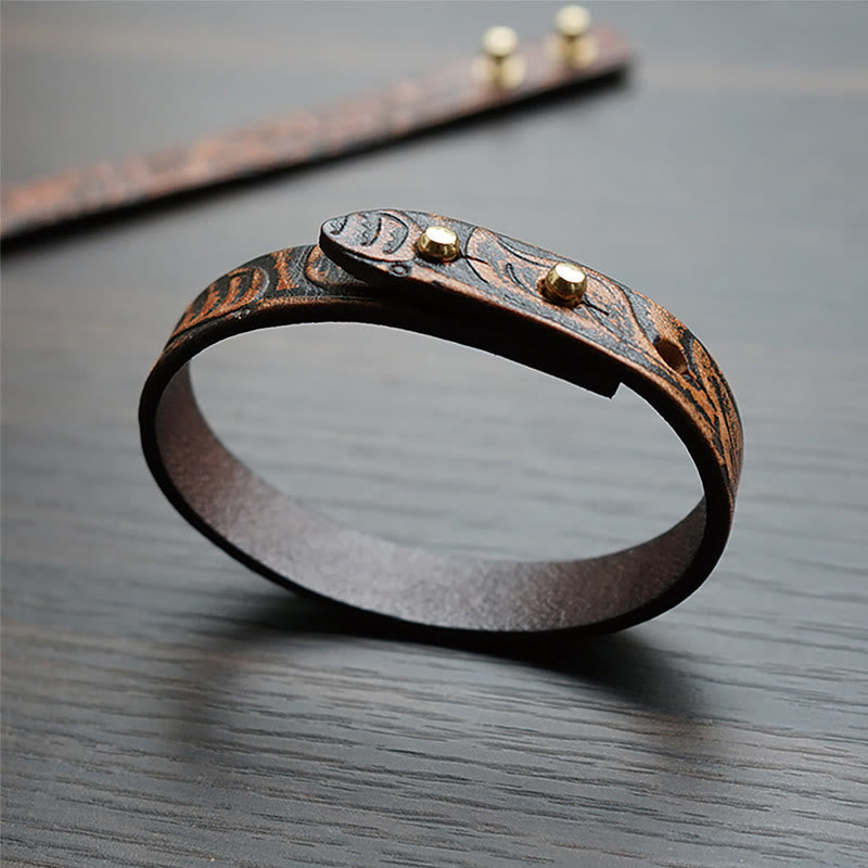 Spirituelles Armband aus bedrucktem Vintage-Leder mit Kupferbalance