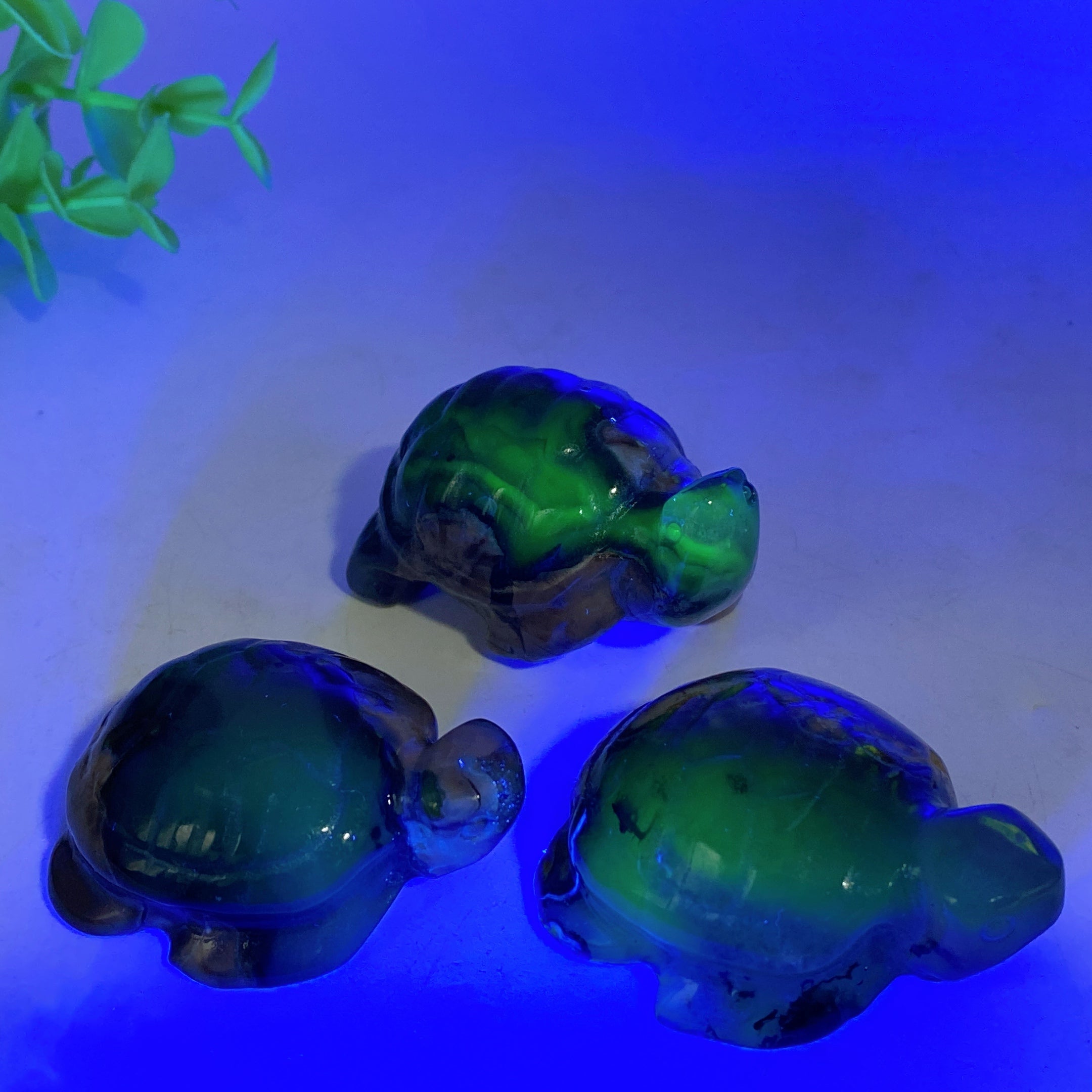 Volcanic Agate 1.8-2.1in Crystal Animal Carvings