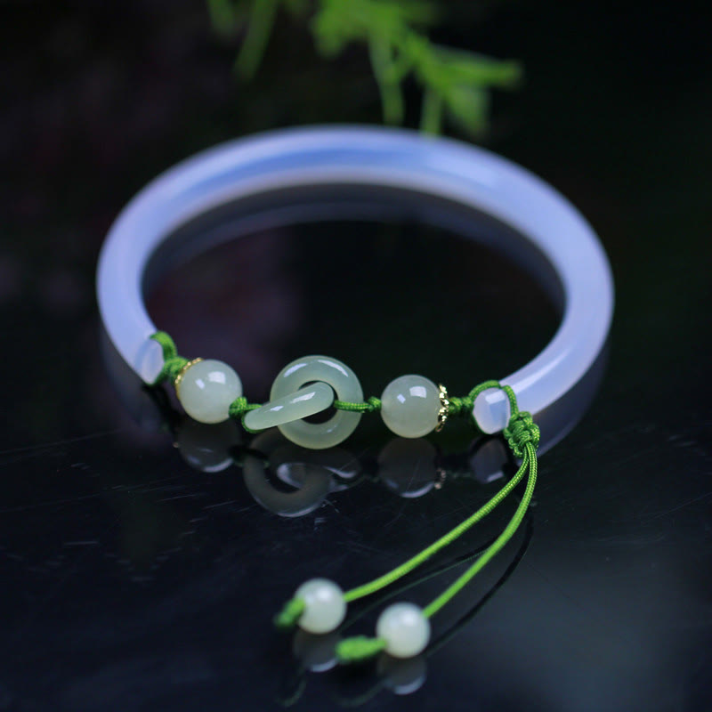 Ineinandergreifendes Harmoniearmband aus weißem Achat und Hetian-Jade